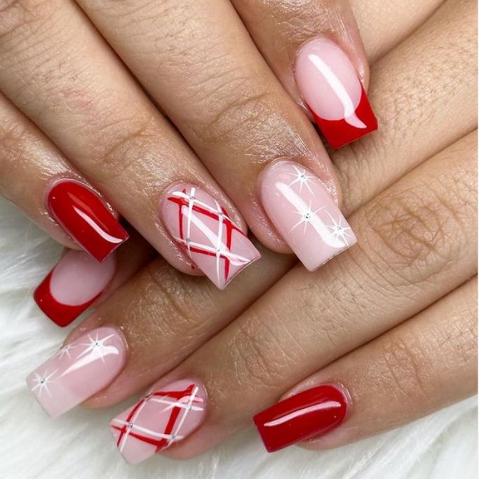 Amazon.com: Christmas Press on Nails with Snowflake and Deer Designs,  French Tip Medium Fake Nails Almond Shaped Glue on Nails Glossy White  Christmas Nail Tips Acrylic Nails for Women Girls, 24 Pcs :